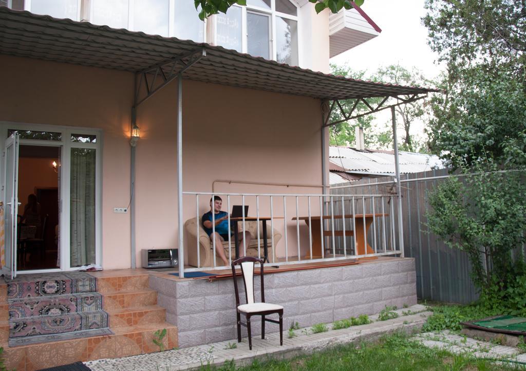 Almaty Backpackers Hostel Kültér fotó