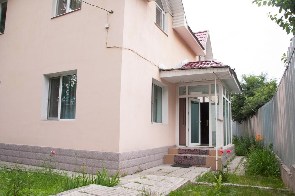 Almaty Backpackers Hostel Kültér fotó